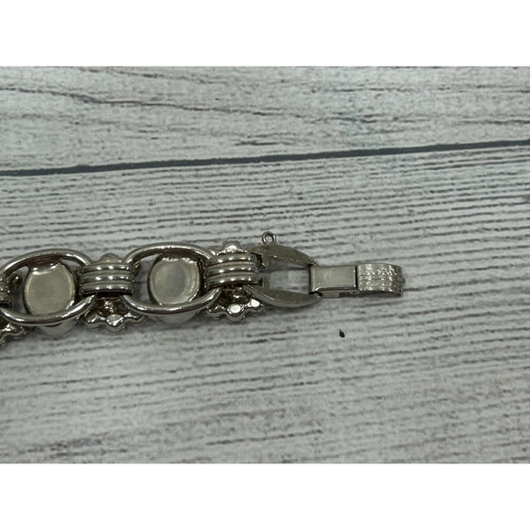 Vintage White Milk Glass Cabochon and Sparkling Rhinestone Silver Tone Bracelet - Picture 9 of 14